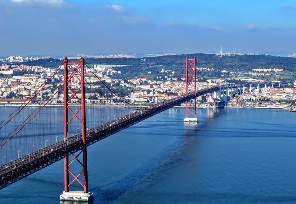 Lisbon's 25 de Abril Bridge: €1.2M Upgrade to Reduce Noise and Improve Access for Residents