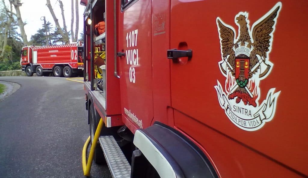 Sintra Fire Alert: Forest Perimeter and Key Monuments Closed, Affecting Tourism and Local Access