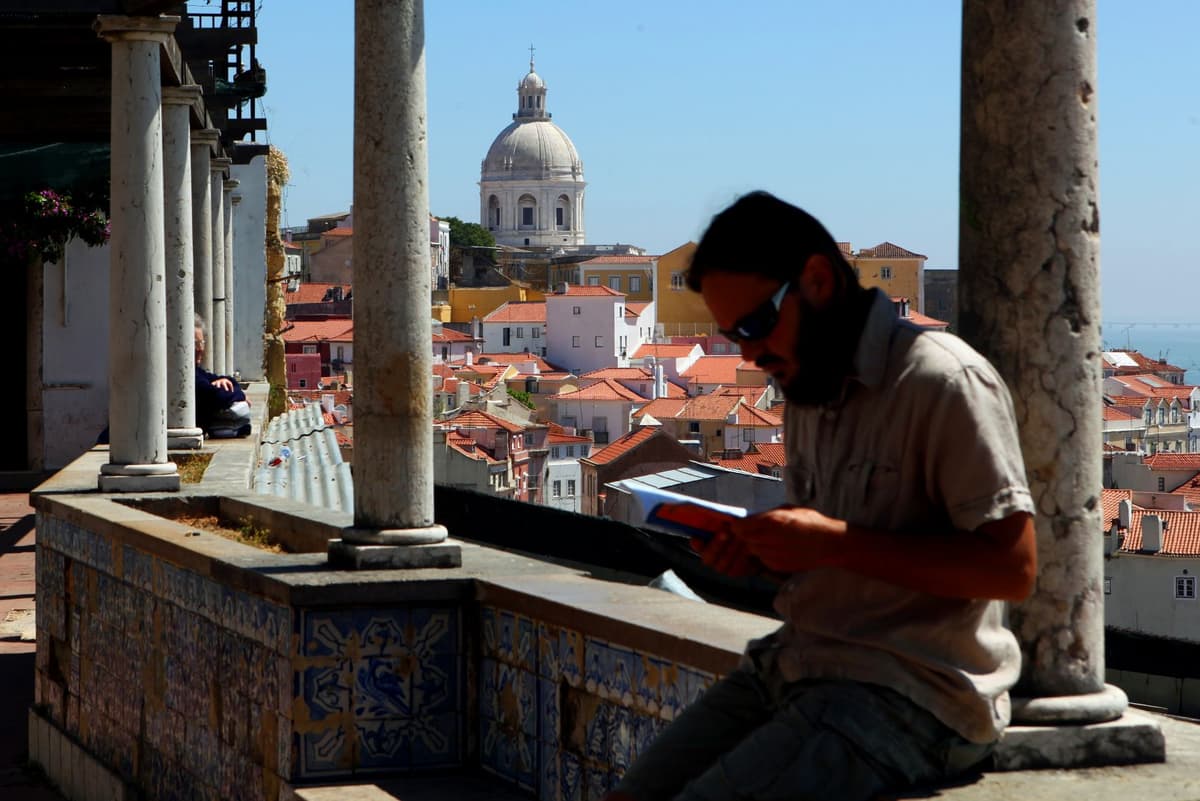 Portugal's Housing Crisis: Experts Demand National Priority and Emergency Plan for Lisbon