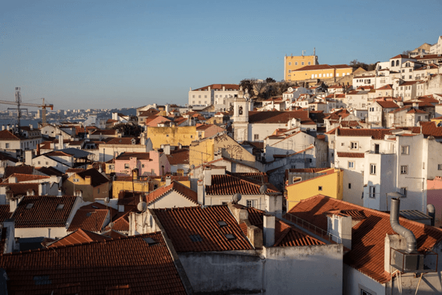 Navigating Portugal's Real Estate Market: The Crucial Role of a Buyer's Broker for Foreign Investors
