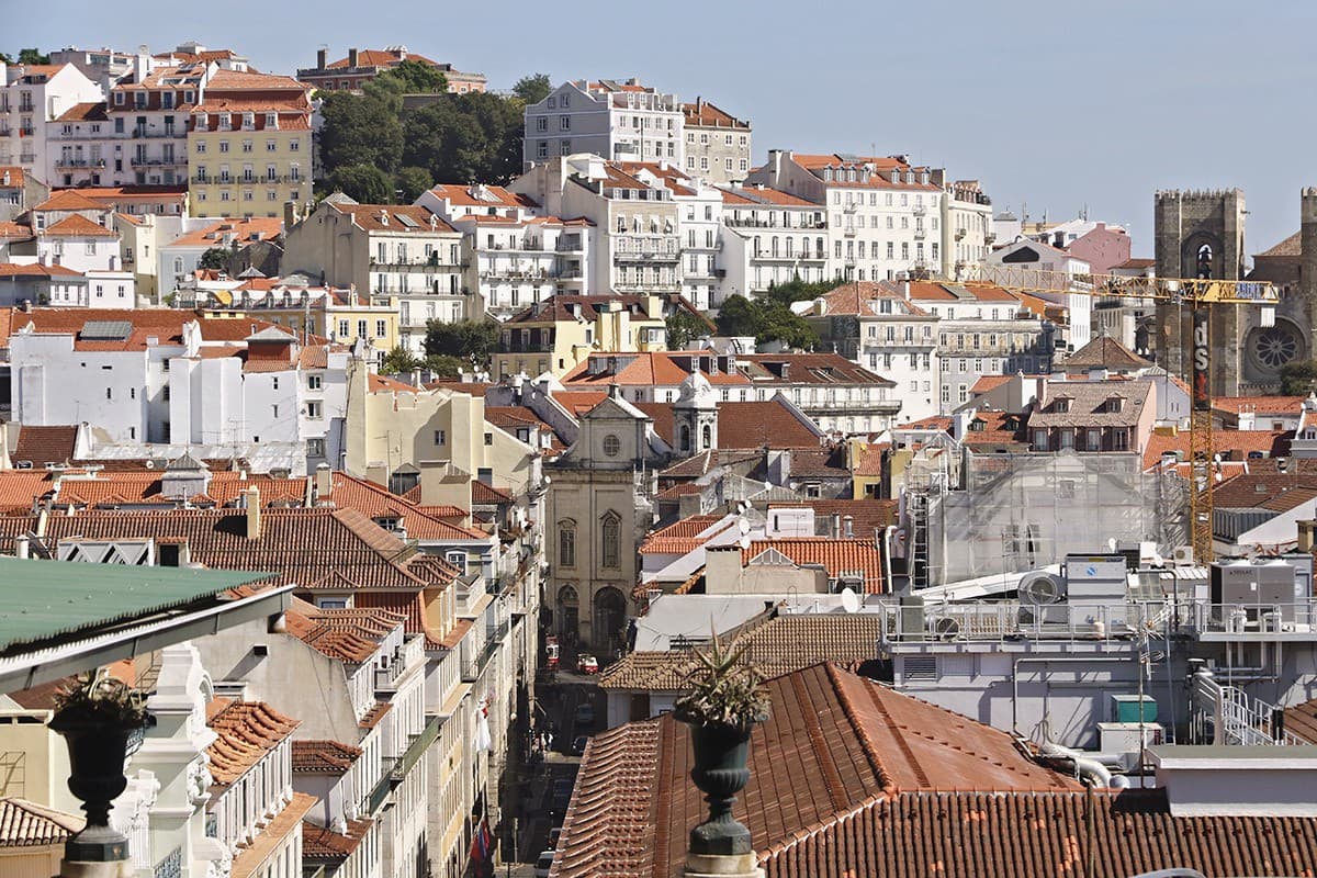 Portuguese Real Estate Investment Surges 78% to €1.23 Billion in First Half of 2025