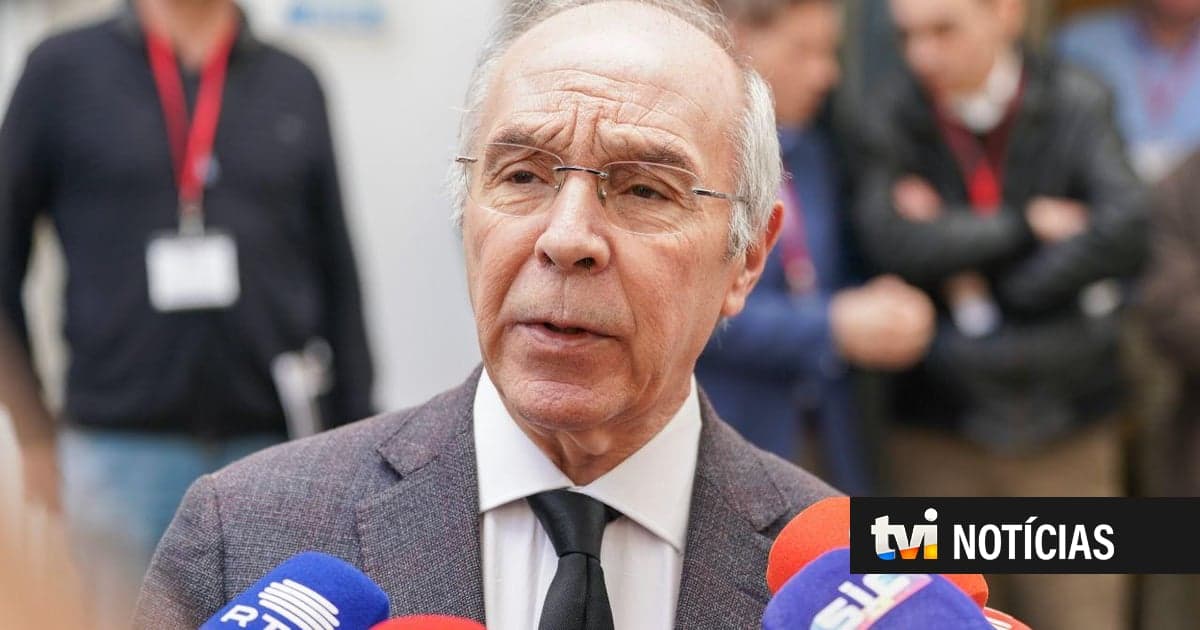 Portuguese Government's Housing Strategy Deemed 'Insufficient' by Presidential Candidate Marques Mendes