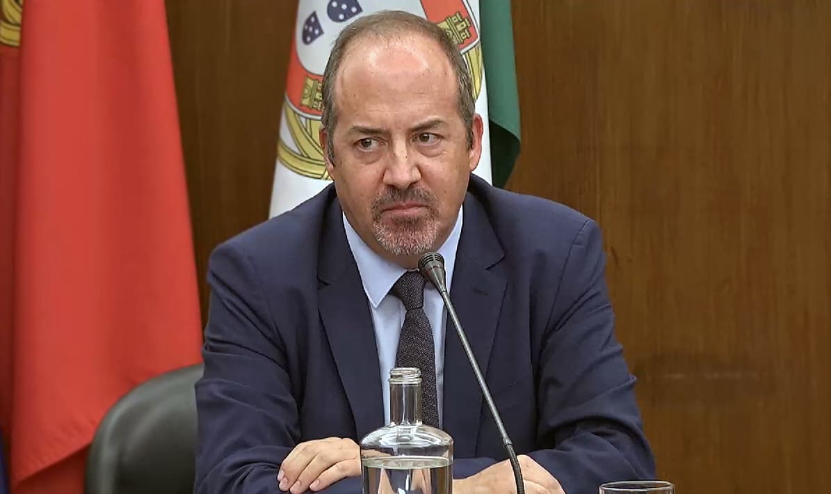 Bank of Portugal Governor Warns Against 100% Mortgages, Vows to Uphold Market Stability