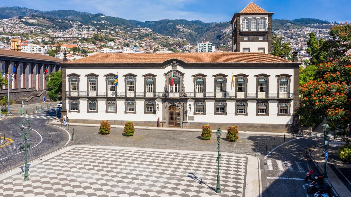 Funchal's New Local Accommodation Regulations: Key Insights for Portugal Real Estate Investors