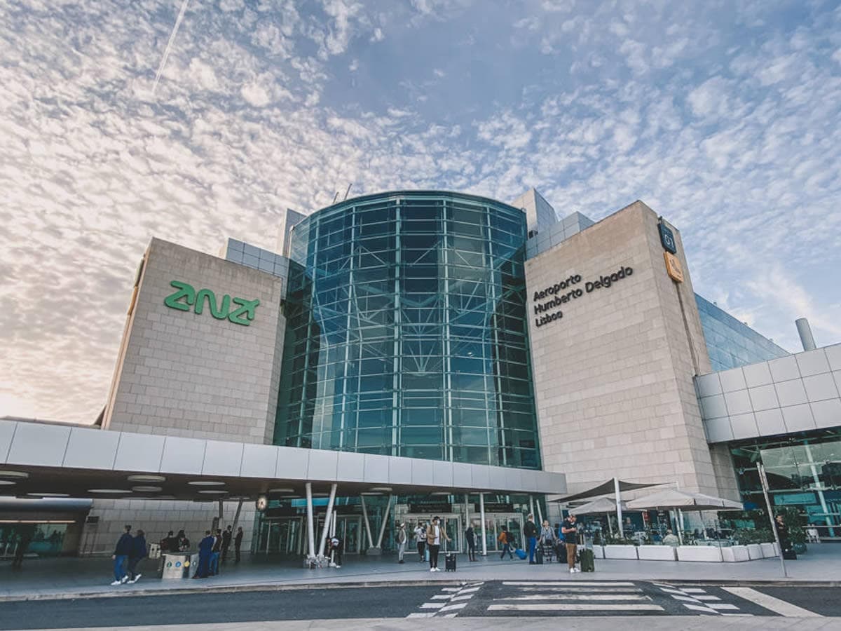Secure Your Advantage: Lisbon Airport Delays and Real Estate Strategy