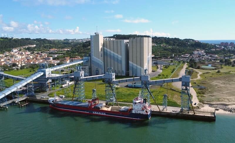Lisbon Port Privatization: €50M Silo Operation in Trafaria Opens to Investors