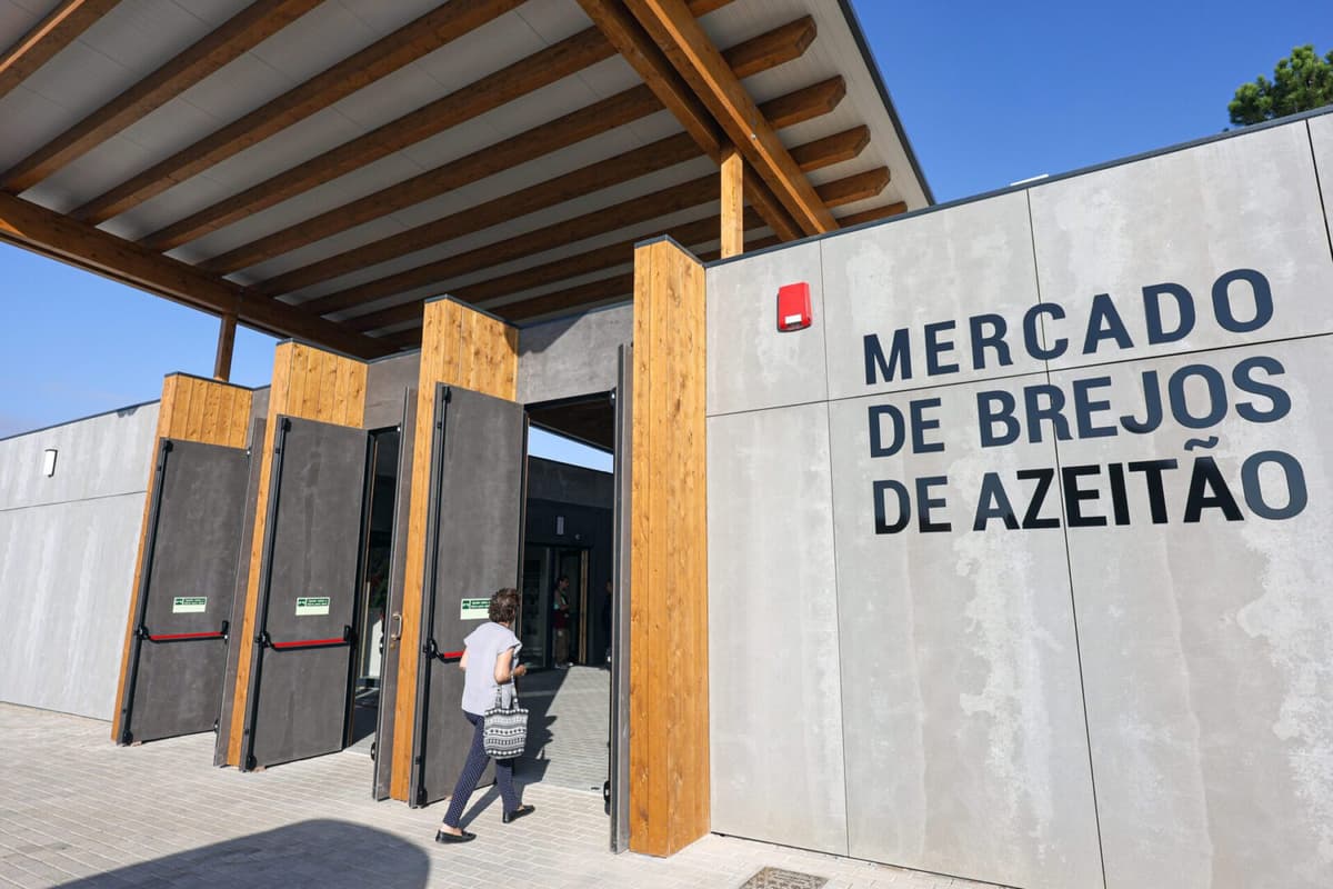 Azeitão's New Centrality: Modern Market and Auditorium Signal Investment Boom