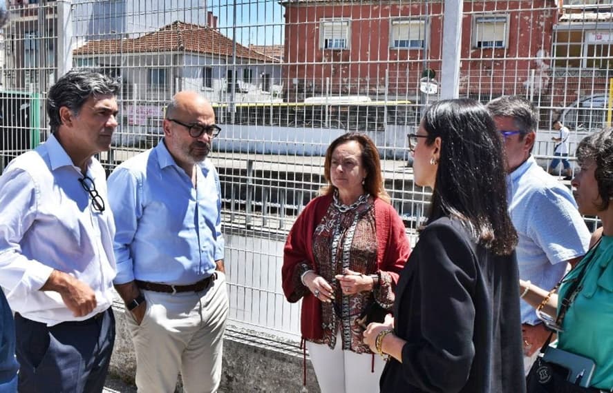 Sintra's Mayoral Candidate Marco Almeida Prioritizes Housing and Mobility, Signaling Potential Shifts for Investors