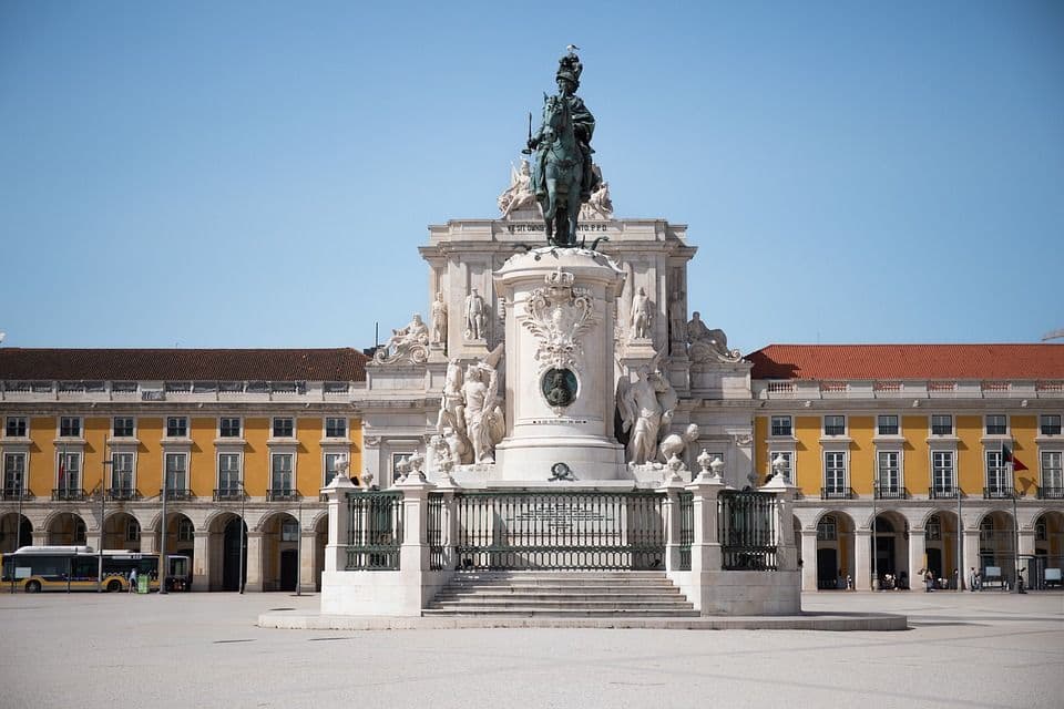 Swiss Private Bank Julius Bär Opens Lisbon Office, Signaling Strong Confidence in Portugal's Real Estate and Wealth Market