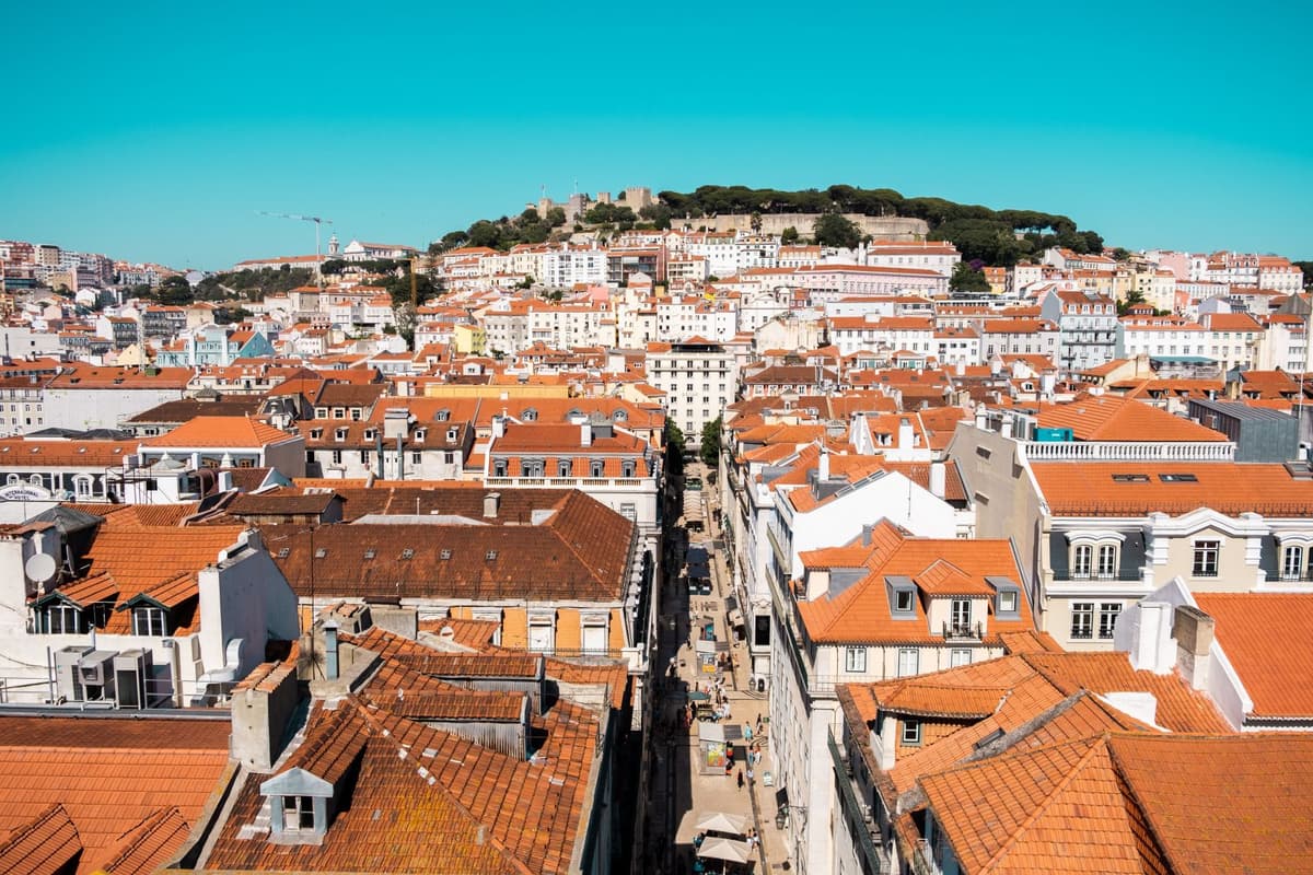 Portugal's Housing Minister Faces Backlash Over €2,300 'Moderate Rent' Ceiling for Lisbon and Porto