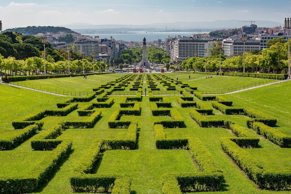 Lisbon's Urban Heat: How Green Solutions Can Cool the City and Boost Property Value