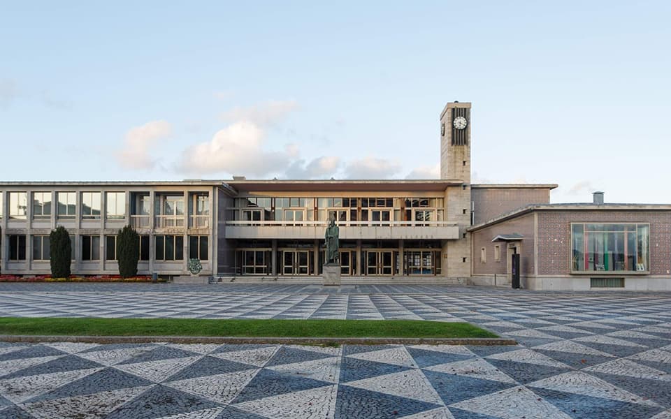 Local Elections in Portugal: Key Mayoral Shifts Impacting Investment Hubs like Faro and Porto