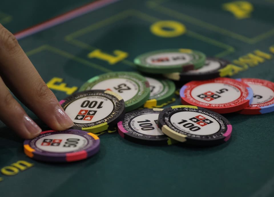 Portugal's Casino Concessions: French and US Giants Battle for Key Algarve and Northern Assets