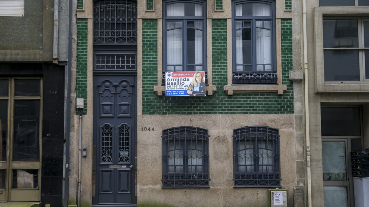 Lisbon Tenants Fear Rent Hikes as Government Proposes Landlord Tax Cut for 'Moderate' Rents