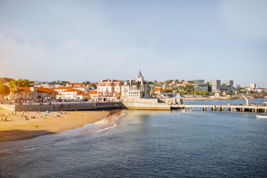Cascais Development Under Fire: Environmental Protests Target Major Real Estate Project in Carcavelos