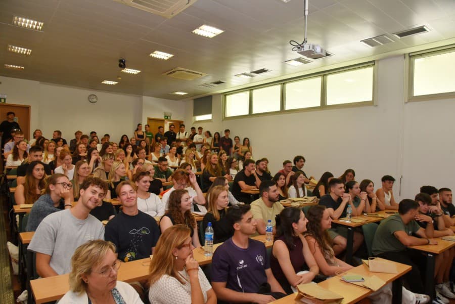 Setúbal's Rental Market Boost: Polytechnic Welcomes 145 International Students